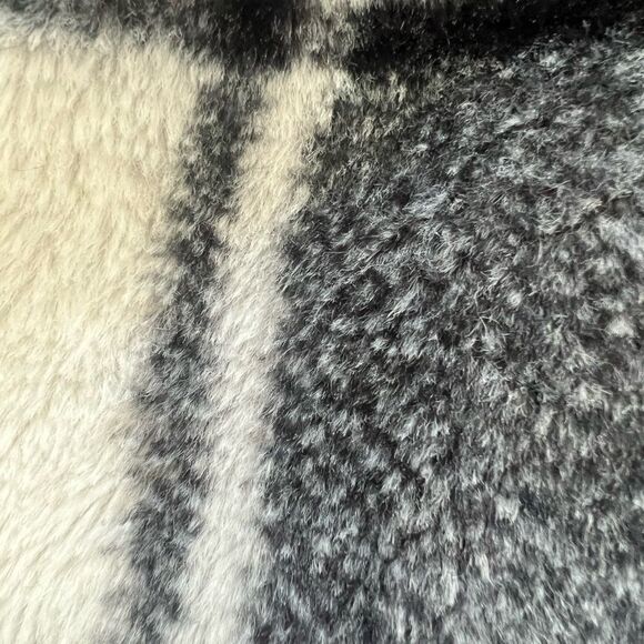 Cherie Design Black and White Checkered Fleece Jacket Sz Medium - Picture 11 of 11